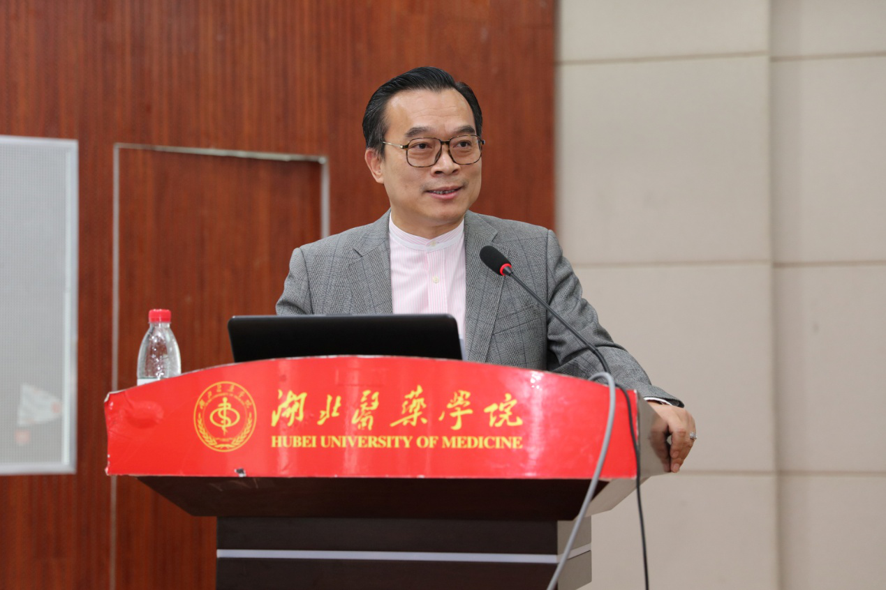 会议主席徐宏喜教授讲话